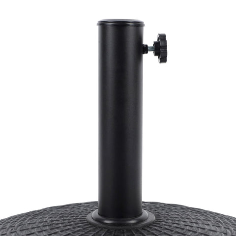 Blissun base includes a hand-turn tightening knob to secure the umbrella quickly.