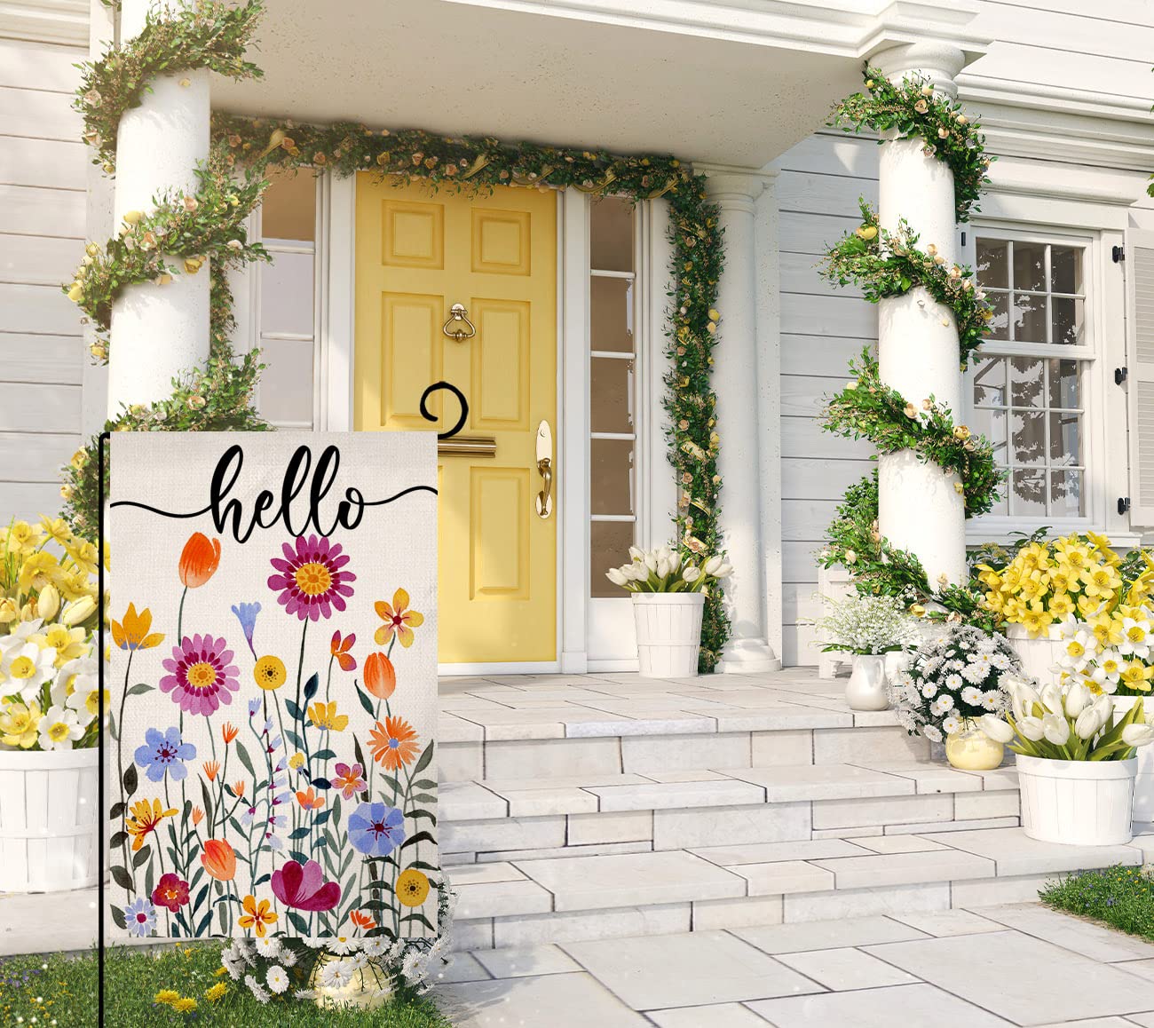BLKWHT Burlap garden flag showing fade resistant colors in yard