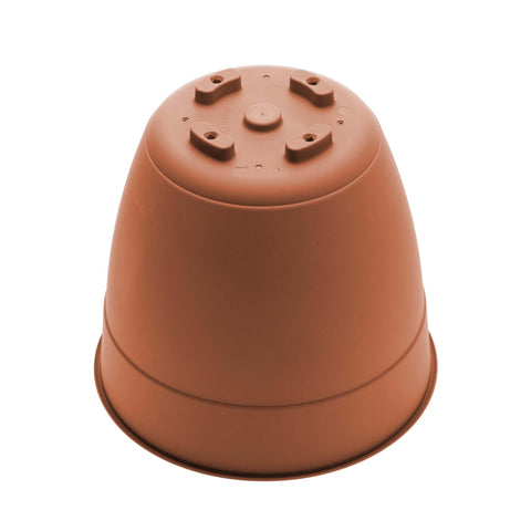 Bloem Dayton indoor-outdoor planter supports versatile placement and easy maintenance.