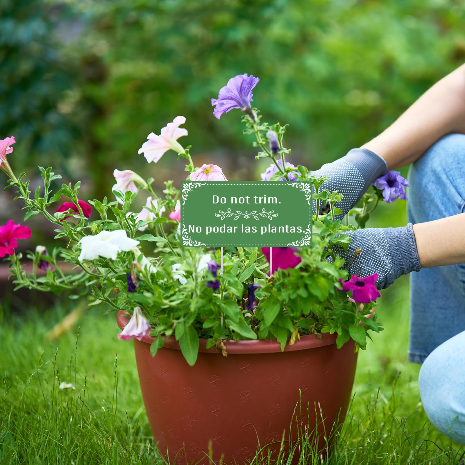 BLSUREFYX Waterproof corrugated plastic keeps colors vibrant outdoors.