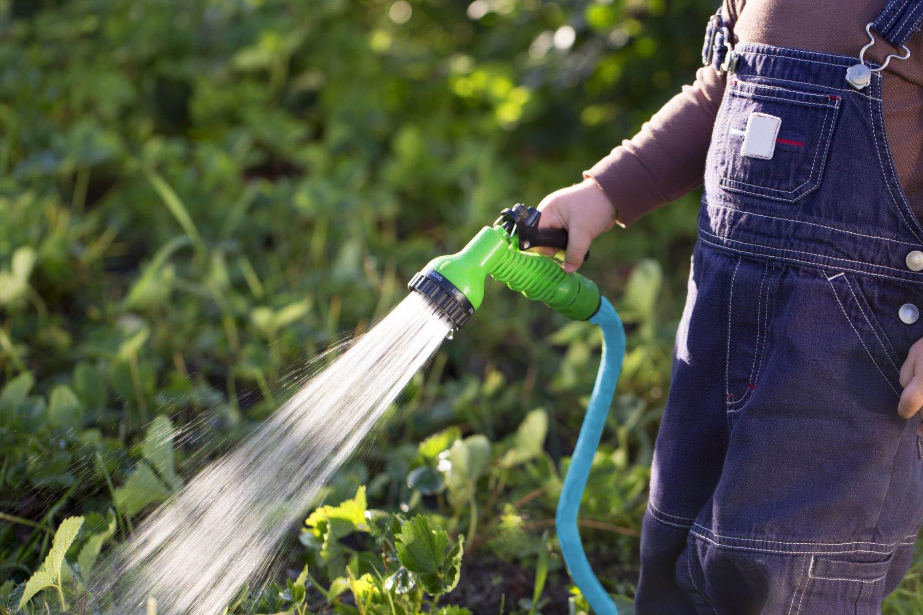 BLUBIRD AG-LITE AL3415 hose remains flexible in cold weather, down to -50F.