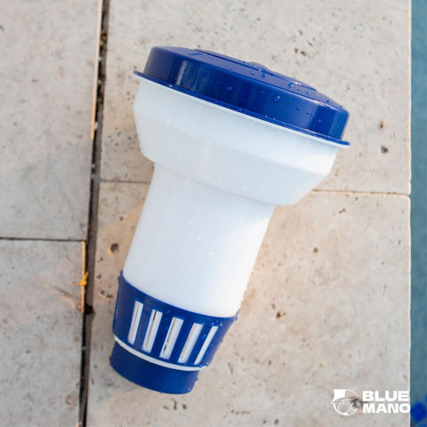 Blue Mano clear chamber allows quick monitoring of tablet levels.
