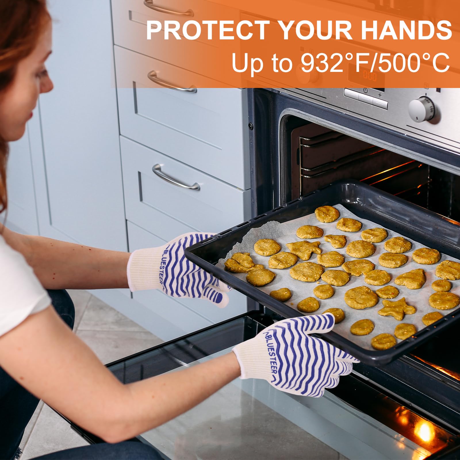 BLUESTEER gloves feature silicone grip on both sides for secure lifting of hot trays.