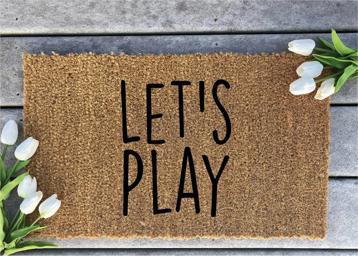 BNIL Mini Playhouse Doormat in doorway welcomes guests with playful charm.