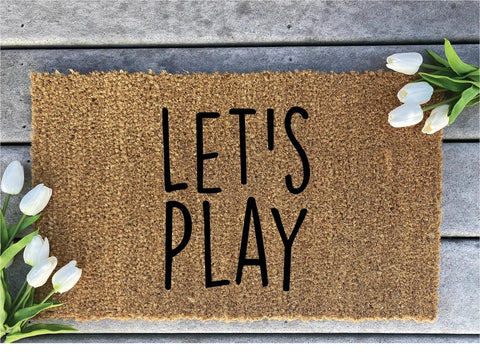 BNIL Mini Playhouse Doormat in doorway welcomes guests with playful charm.
