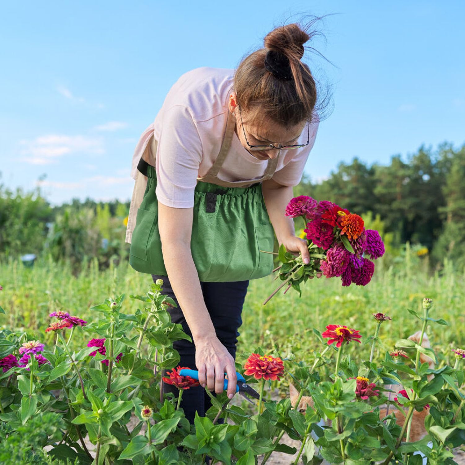 BOHEMIABY wide-access garden apron simplifies collecting produce with secure entrance.