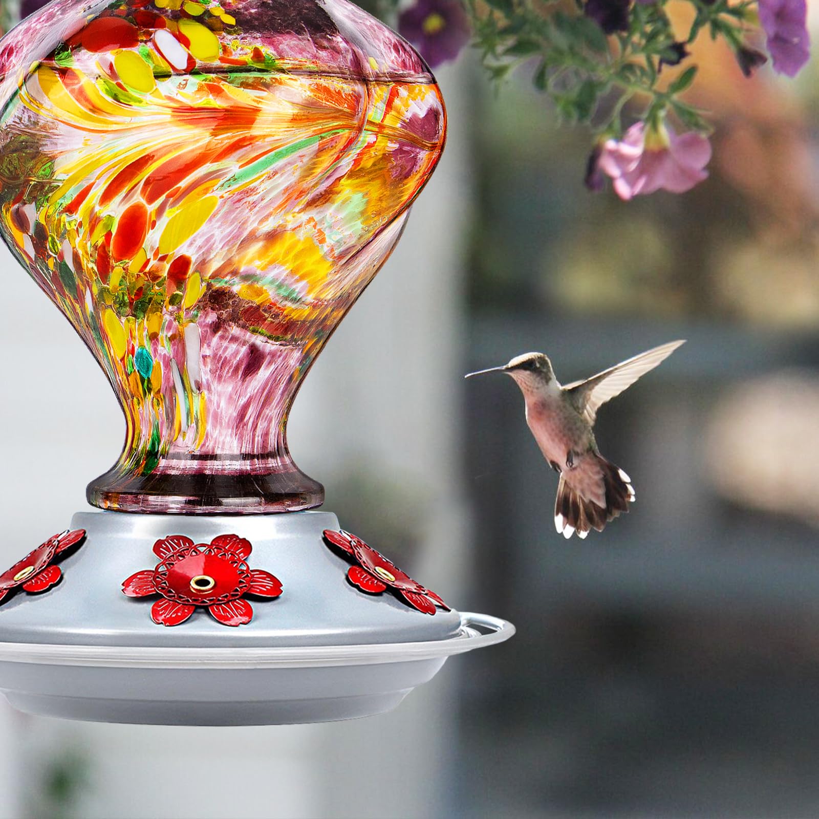 BOLITE five feeding ports design invites multiple hummingbirds to feed.