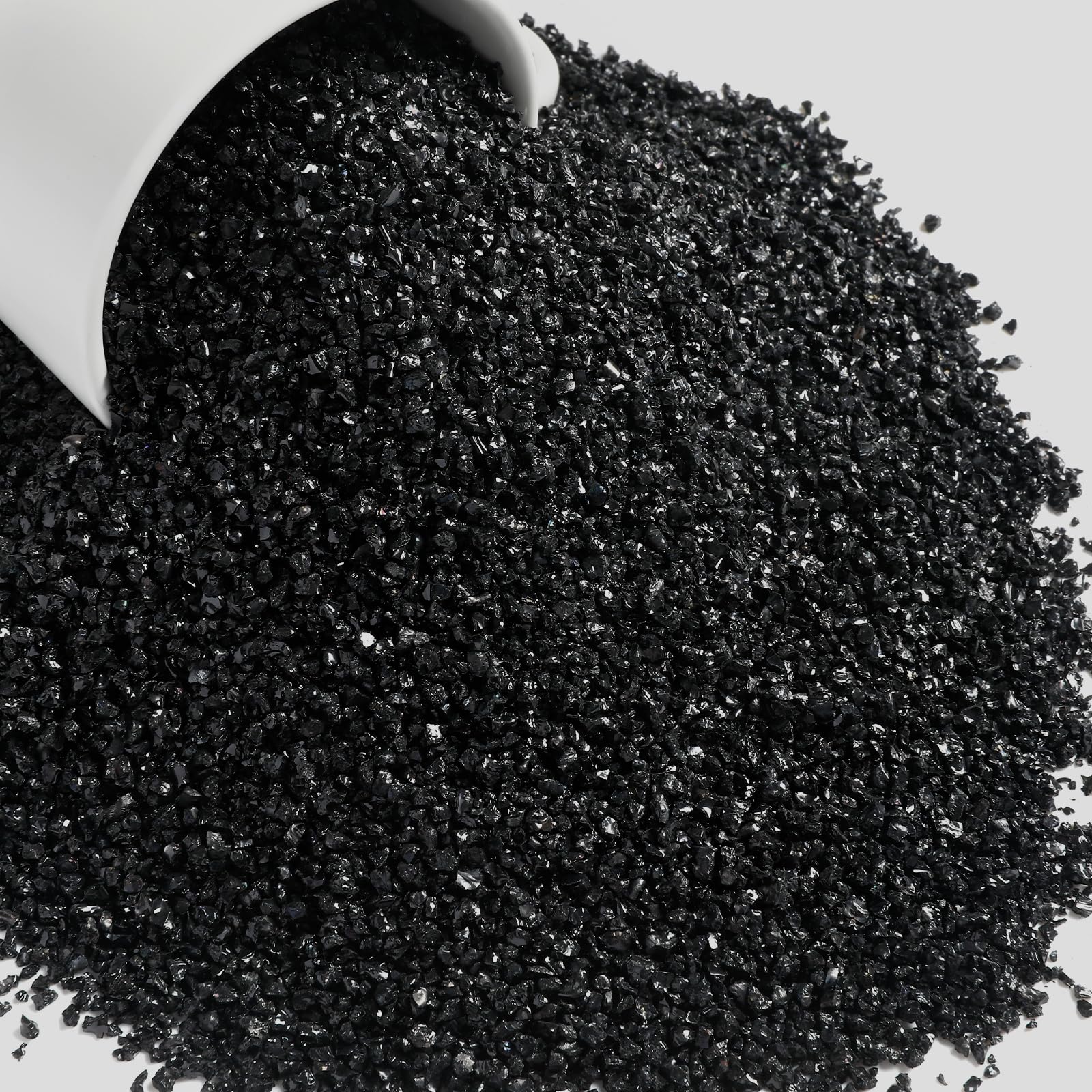 Boniosz black sand terrarium closeup shows natural shine and clean composition.
