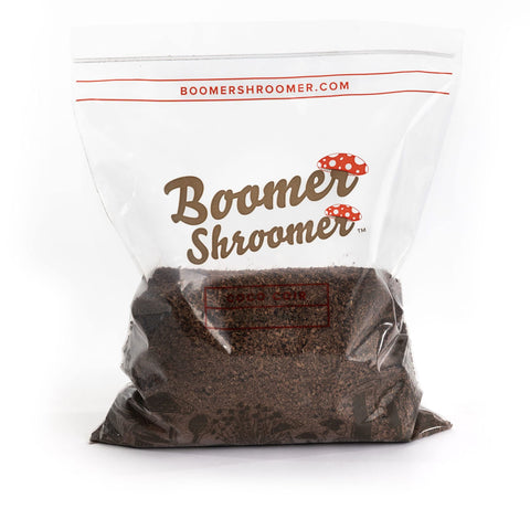Boomer Shroomer coco coir-vermiculite-gypsum blend demonstrates moisture balance.