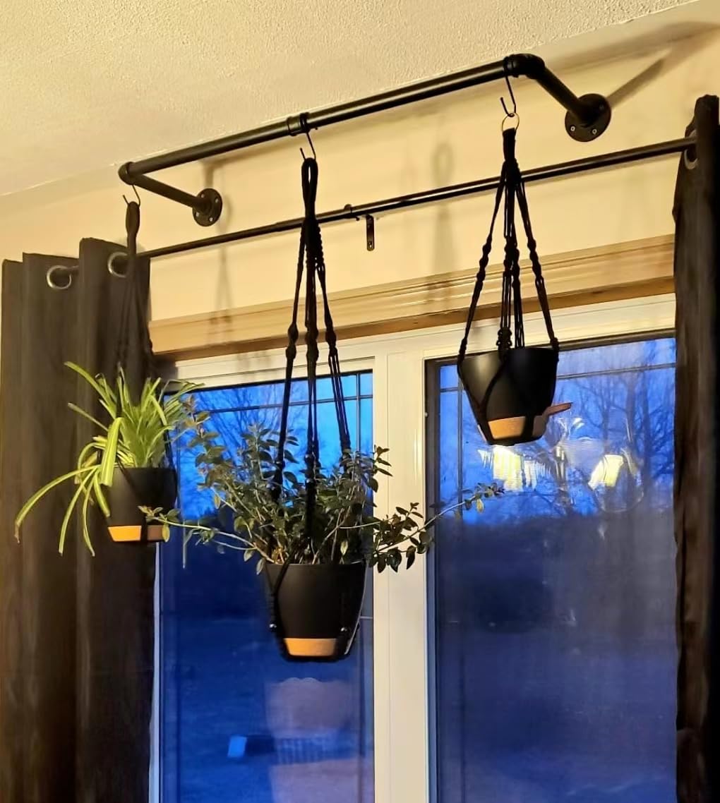 Bouqlife 20in macrame self-watering hanger for compact corners