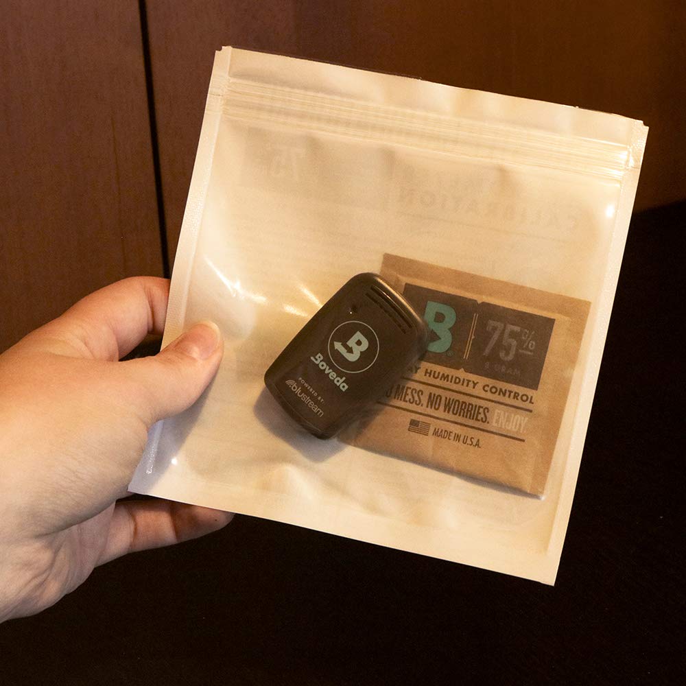 Boveda setup in humidor with hygrometer ensures precise humidity management over time.