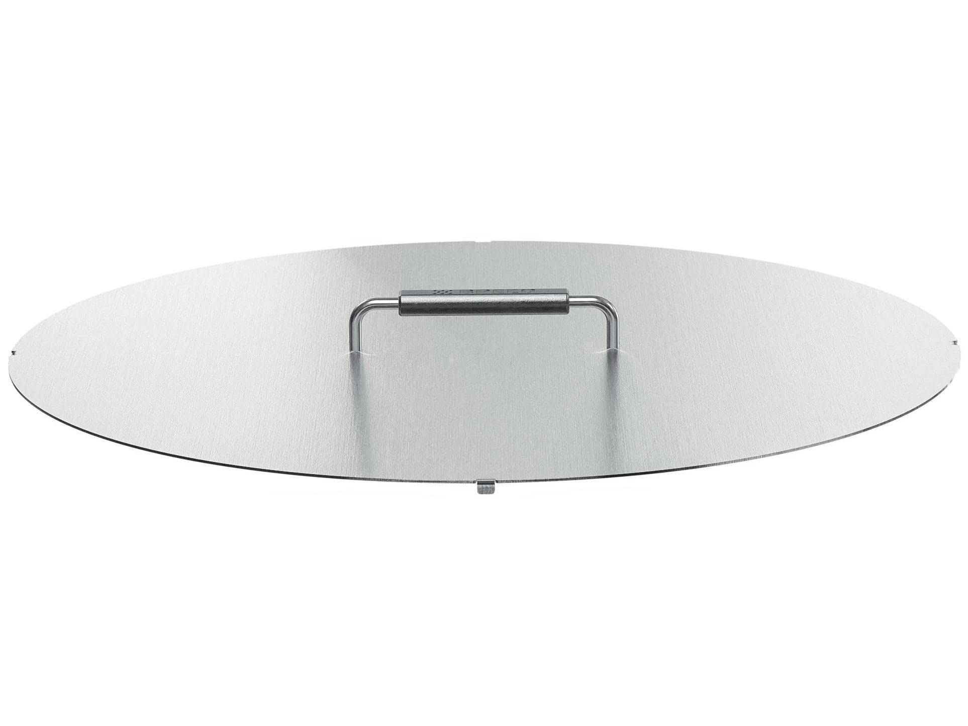 Secure lid design protects the fire pit and minimizes debris entry.