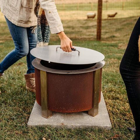 Breeo X Series 24 lid fits 27.5 inch diameter pits for a snug fit.
