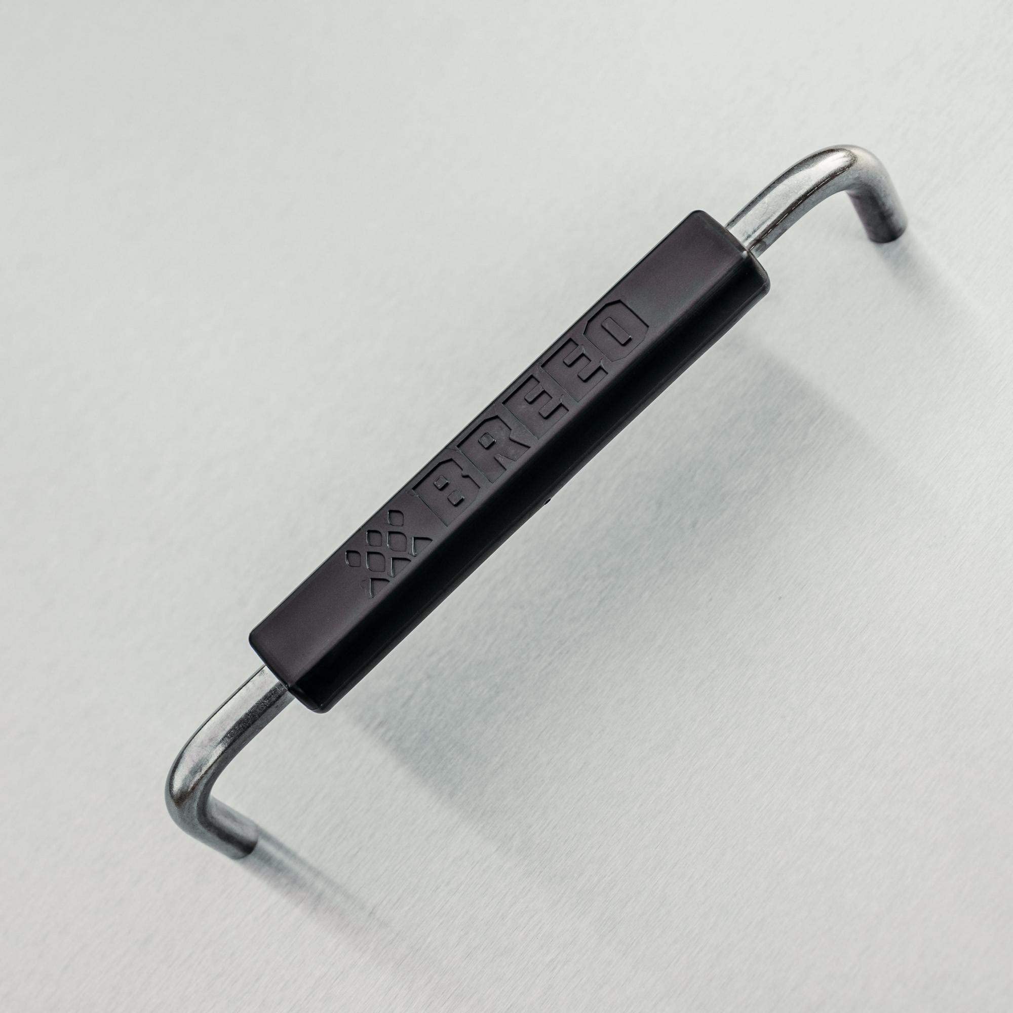 Breeo X Series Lid 24 in stainless steel provides durable weather protection.