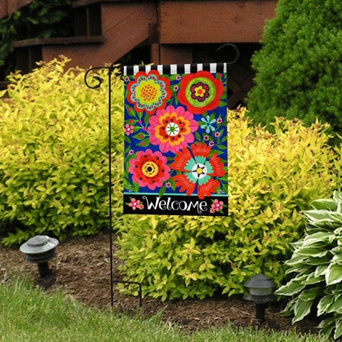 Bright Blooms double-sided print on Briarwood Lane flag ensures visibility from both sides.
