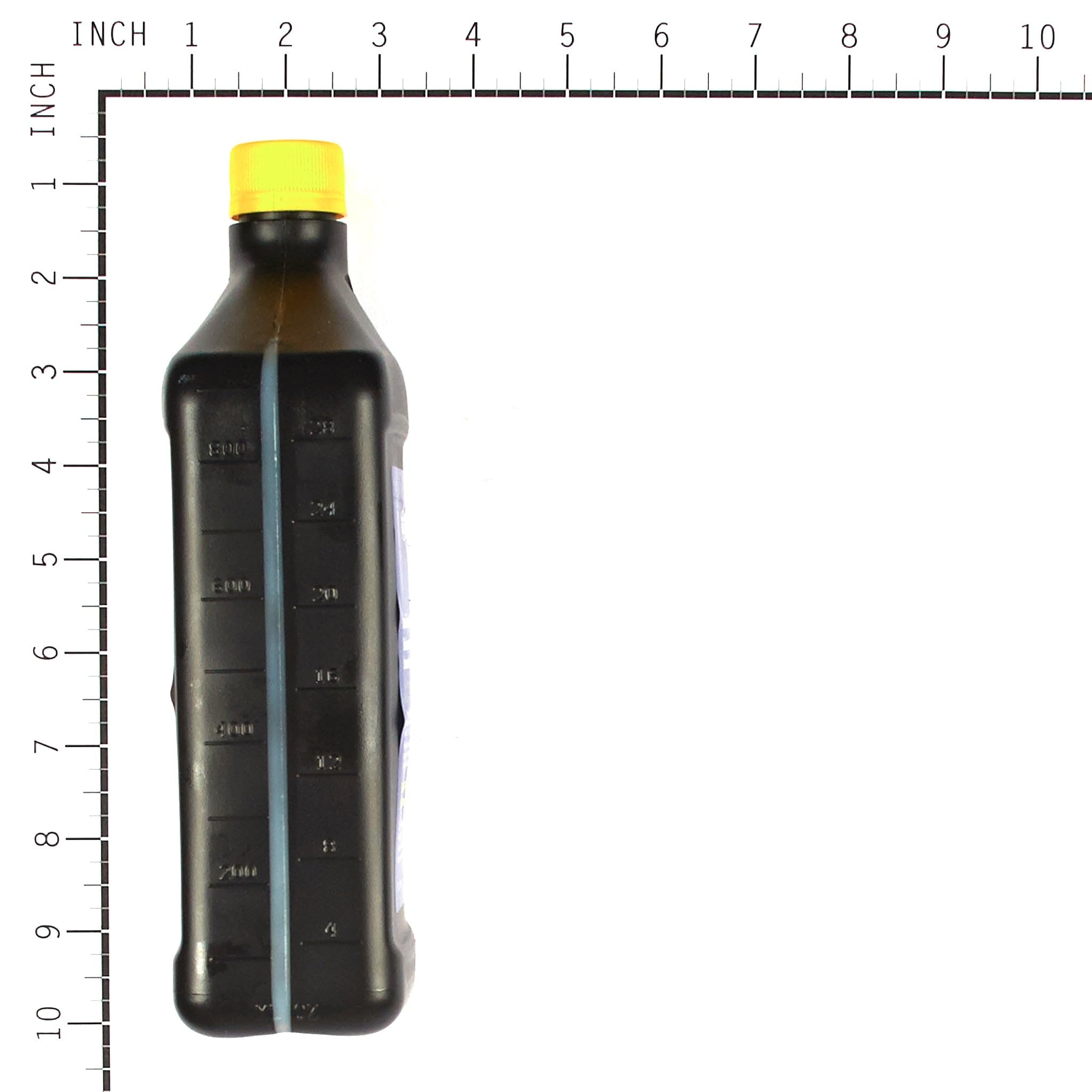 Front view of Briggs & Stratton 32 oz oil bottle highlighting genuine winter-grade oil.