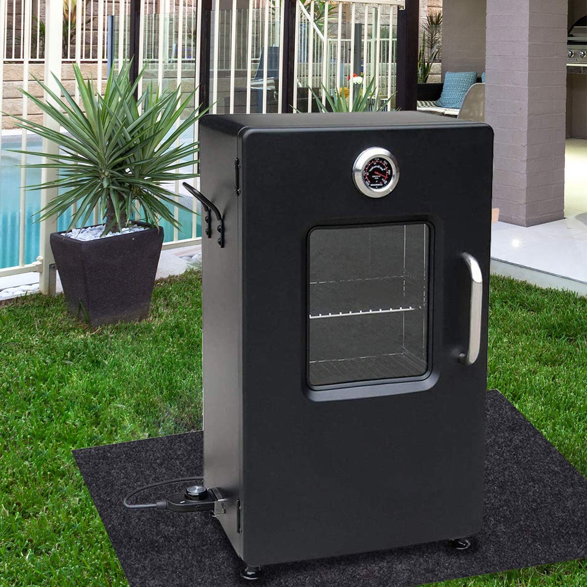 Brinman grill mat absorbs oil quickly for cleaner outdoor spaces.
