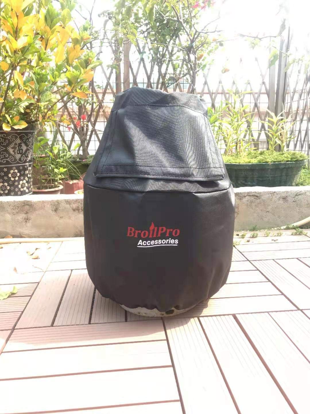 Sun protection feature helps prevent fading on the BroilPro cover.