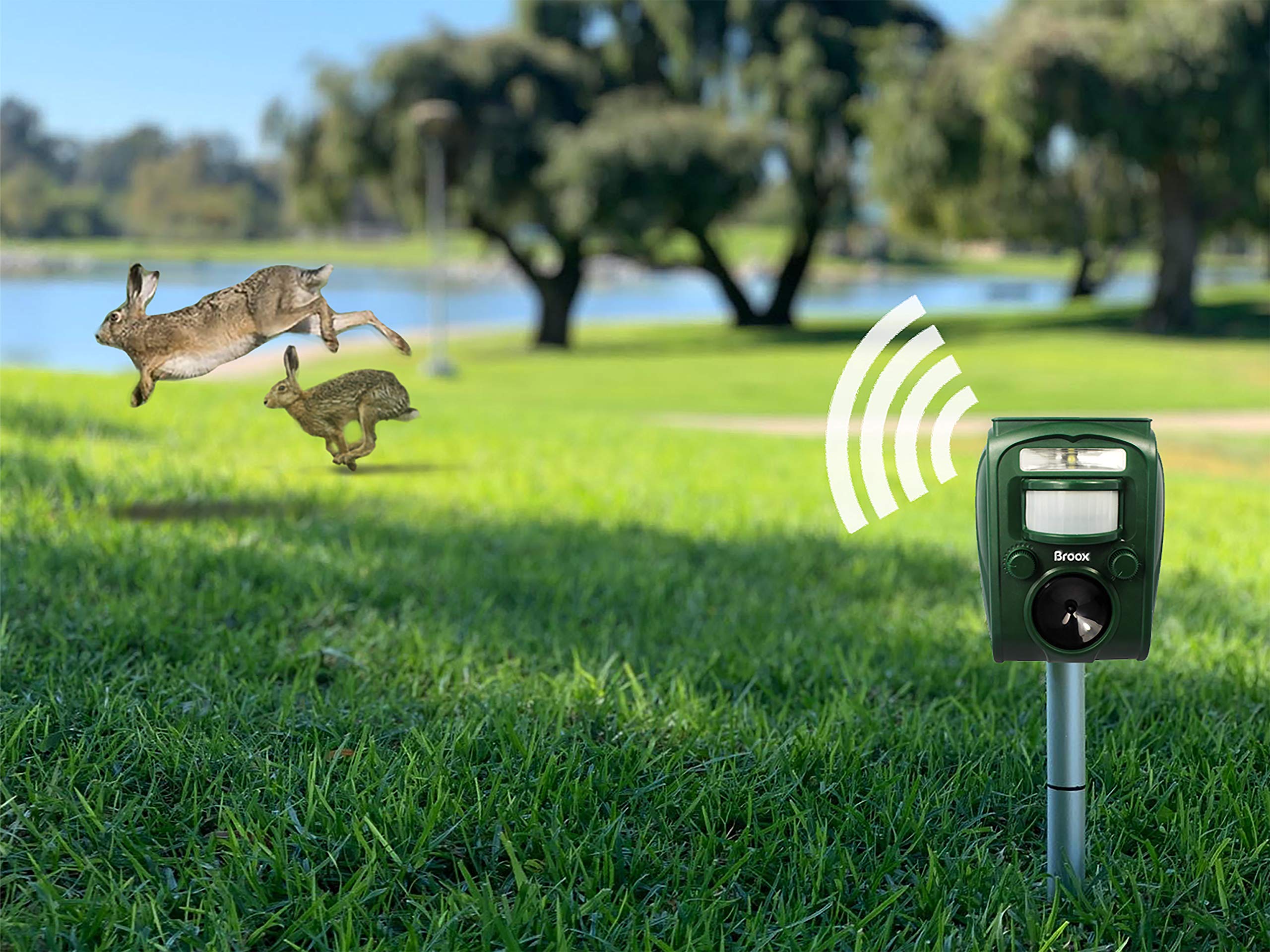 Broox outdoor repellent installs quickly for a versatile garden setup.