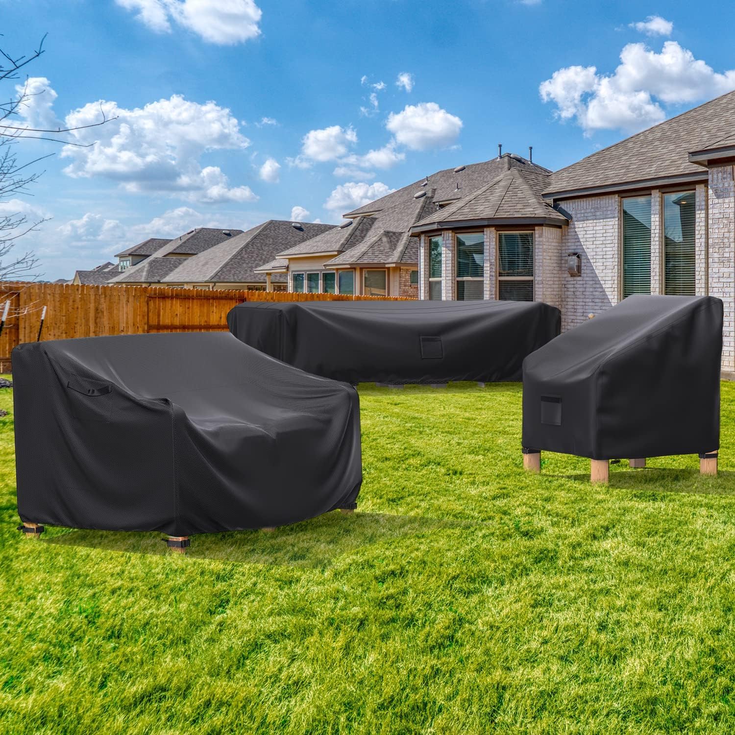 BROSYDA easy-clean material simplifies seasonal maintenance