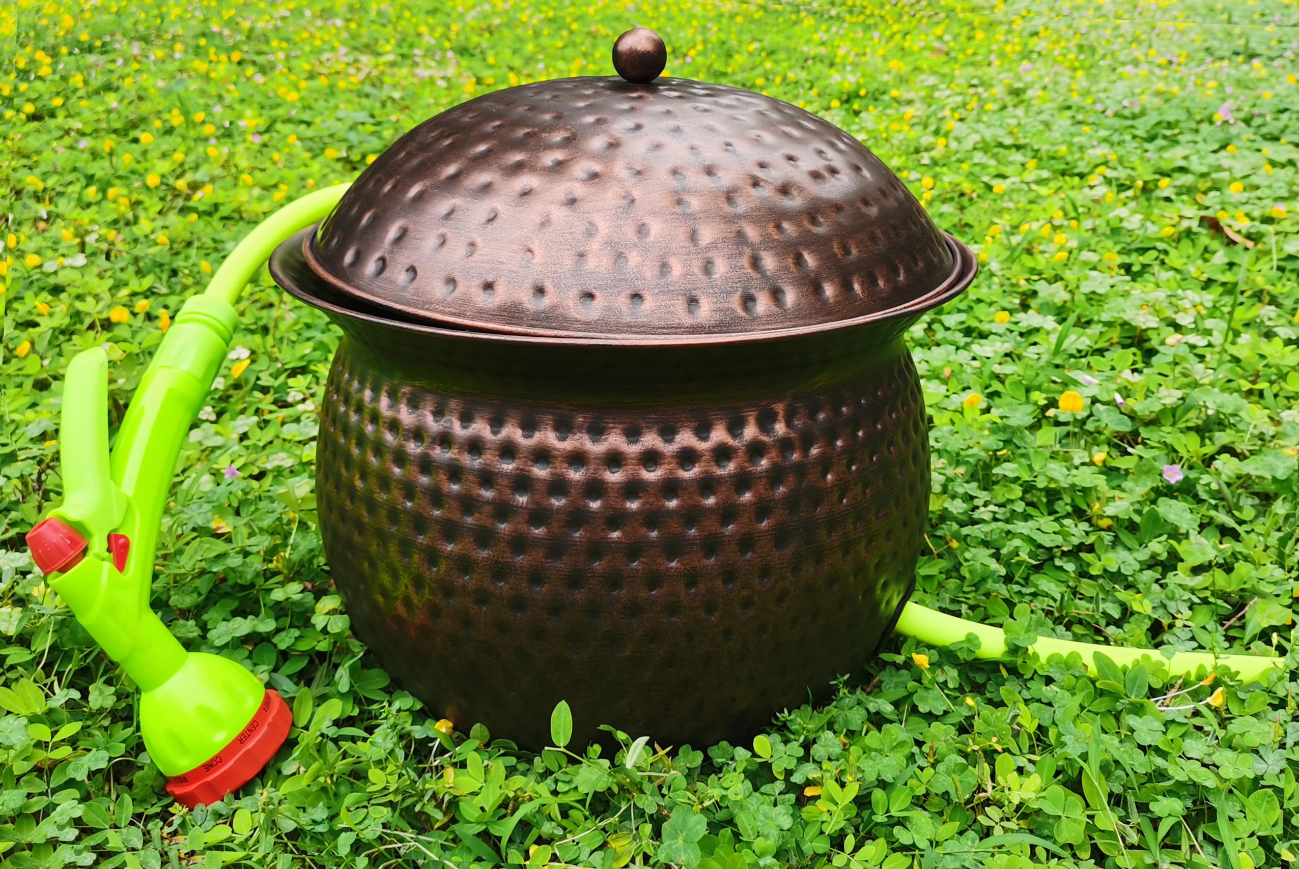 BSTGIFTS ground garden hose pot blends with outdoor décor and stays stable