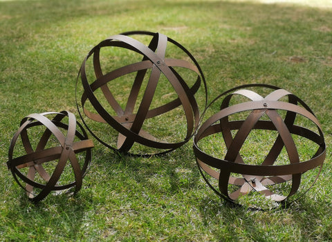 BSTGIFTS small metal garden sphere (7.15 inch) adds a subtle focal point to outdoor spaces.