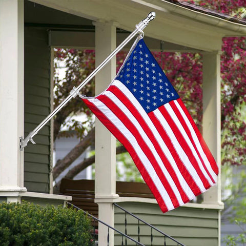 Bubblythe flag rings prevent tangling and reduce wear in windy weather.