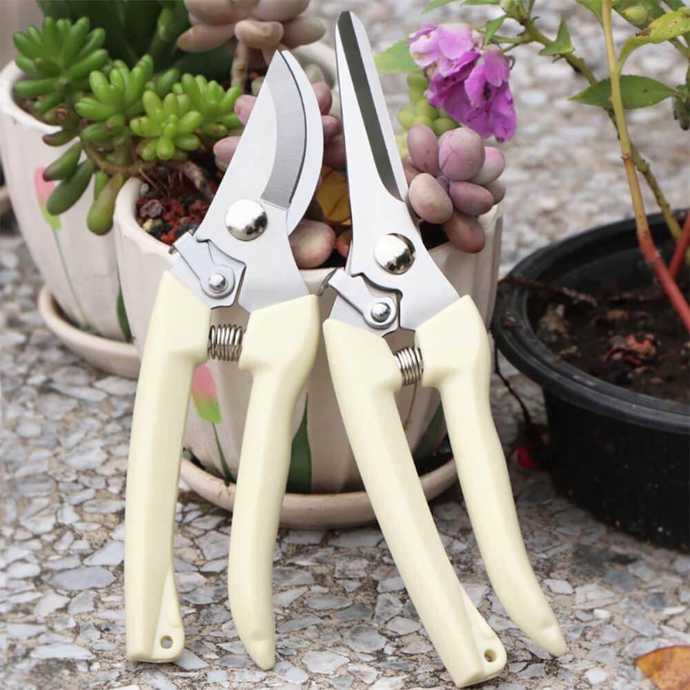 BUGUI stainless steel blades stay sharp for smooth cuts.