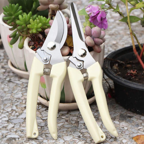 BUGUI stainless steel blades stay sharp for smooth cuts.