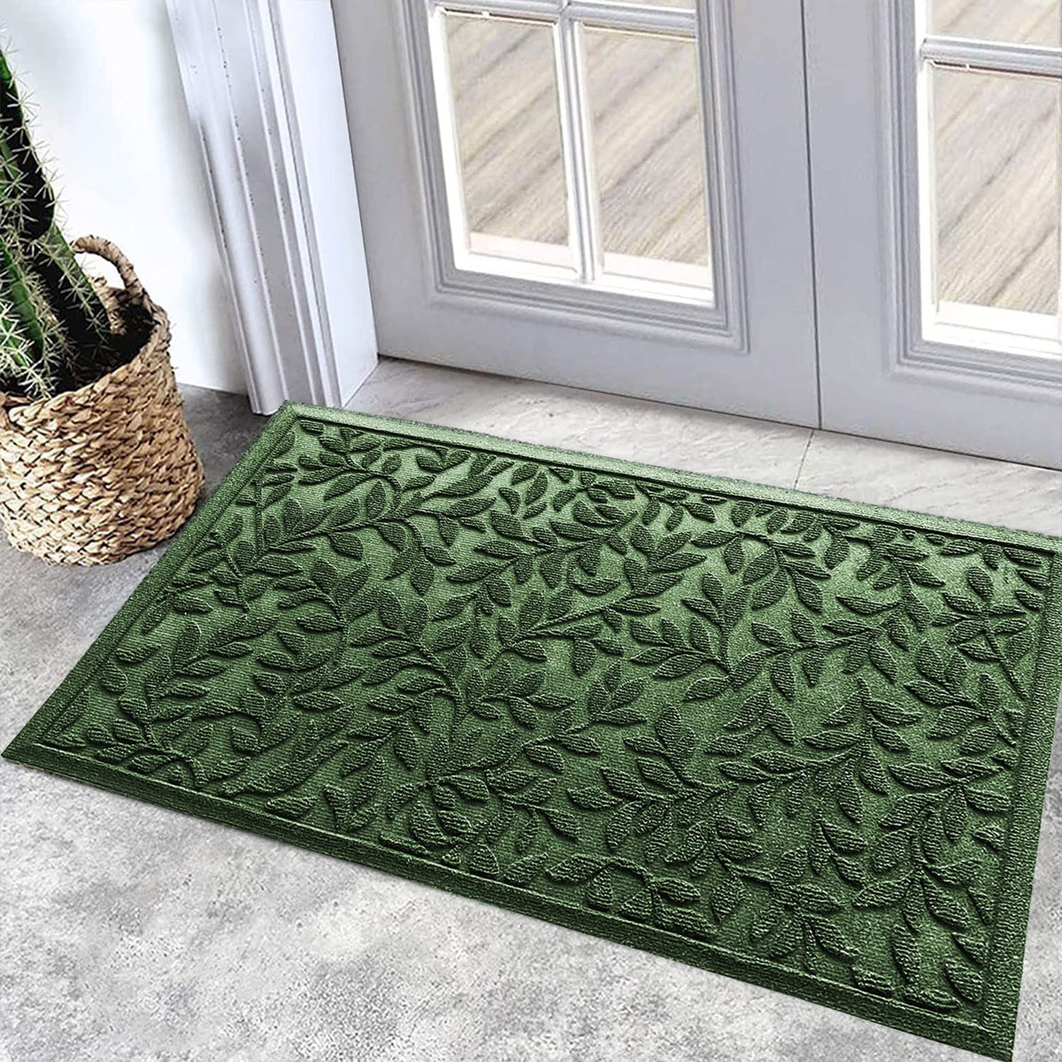 Bulijojo front entrance doormat in green scrapes dirt from shoes and keeps entryways clean.