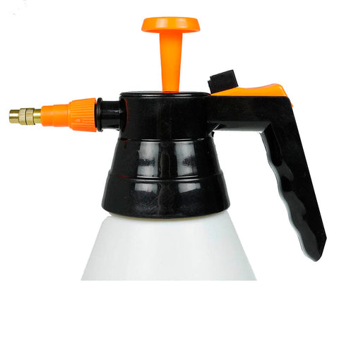 Butcher BBQ adjustable-nozzle sprayer enables precise sauce application on grills.