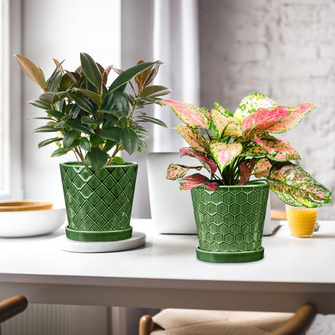 BUYMAX ceramic tray included keeps desks clean and organized.