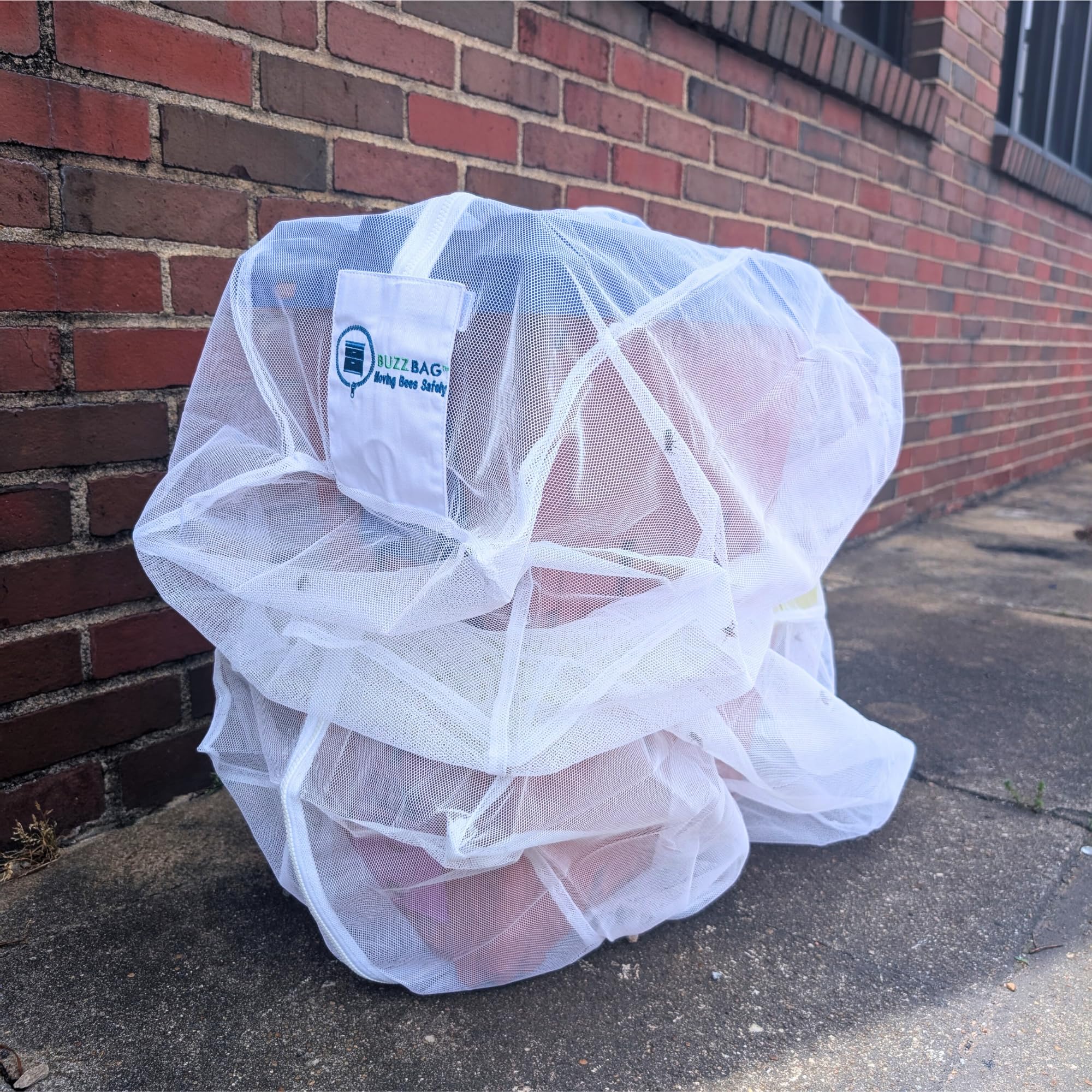 Buzz Bag gusset design provides room for telescoping covers and bottom boards.
