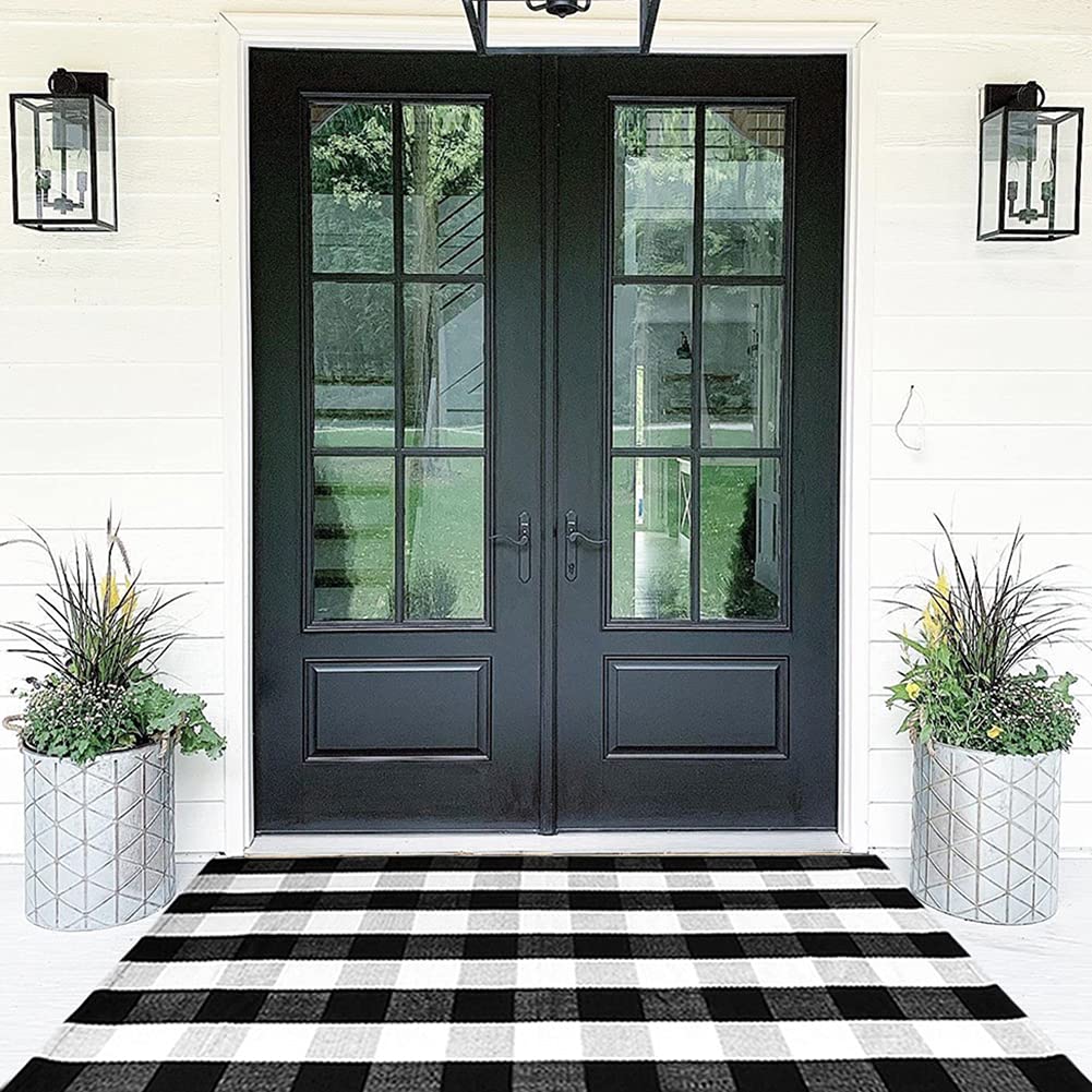 CAINANEL buffalo plaid outdoor rug front door mat enhances curb appeal and outdoor durability.