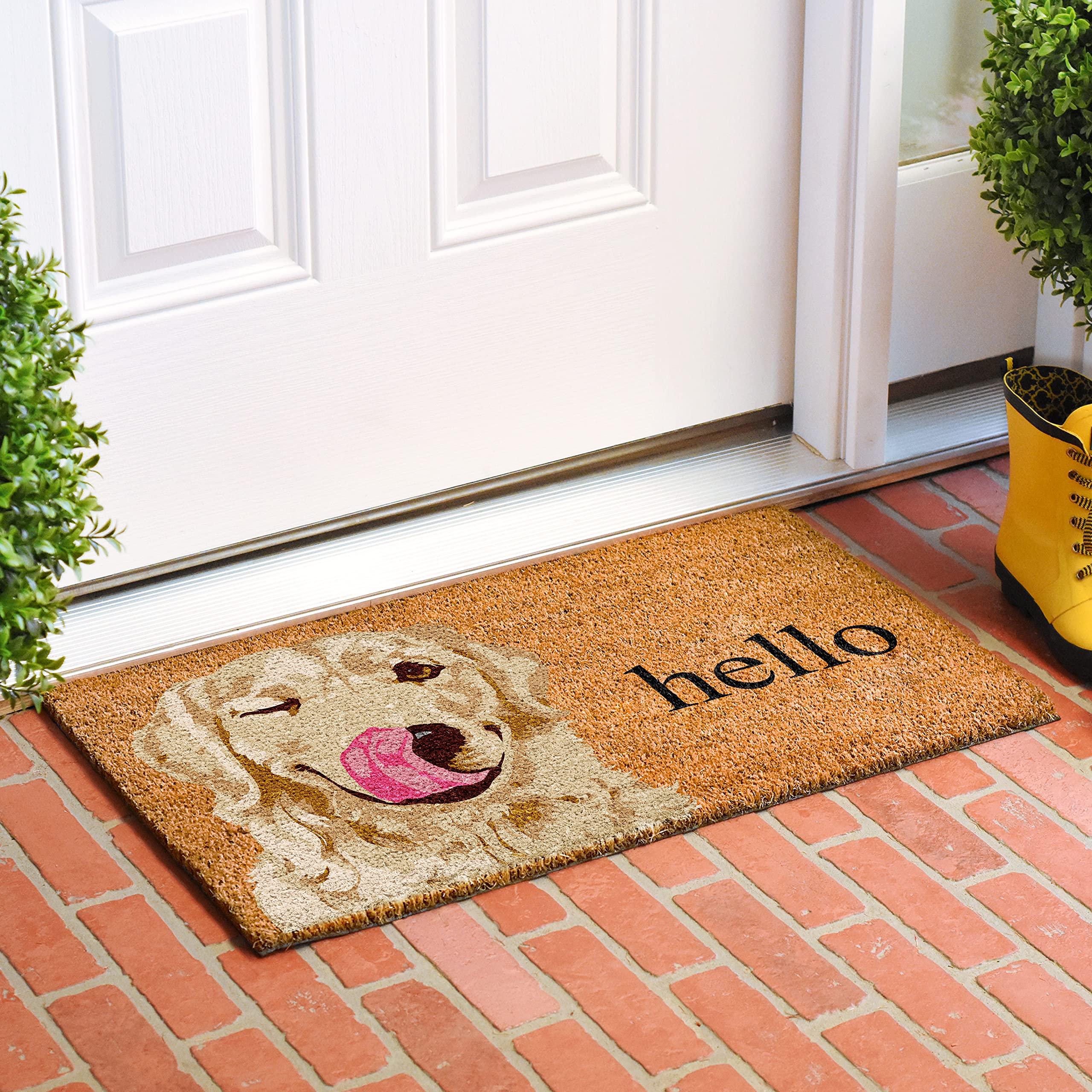 Calloway Mills Golden Doormat vinyl backing prevents movement and enhances durability.