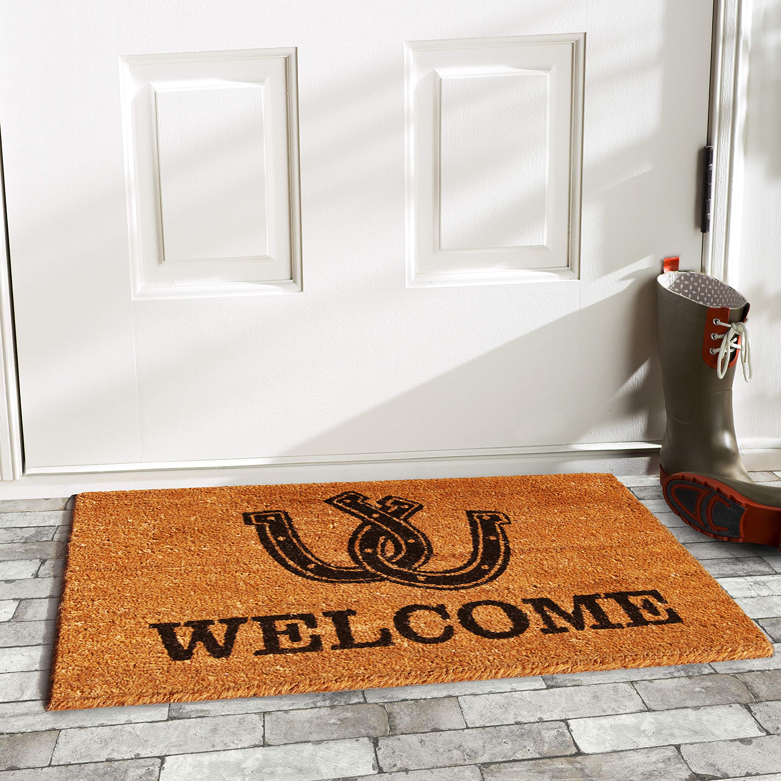 Calloway Mills Horseshoe Welcome Doormat coir texture close-up for durable entryway