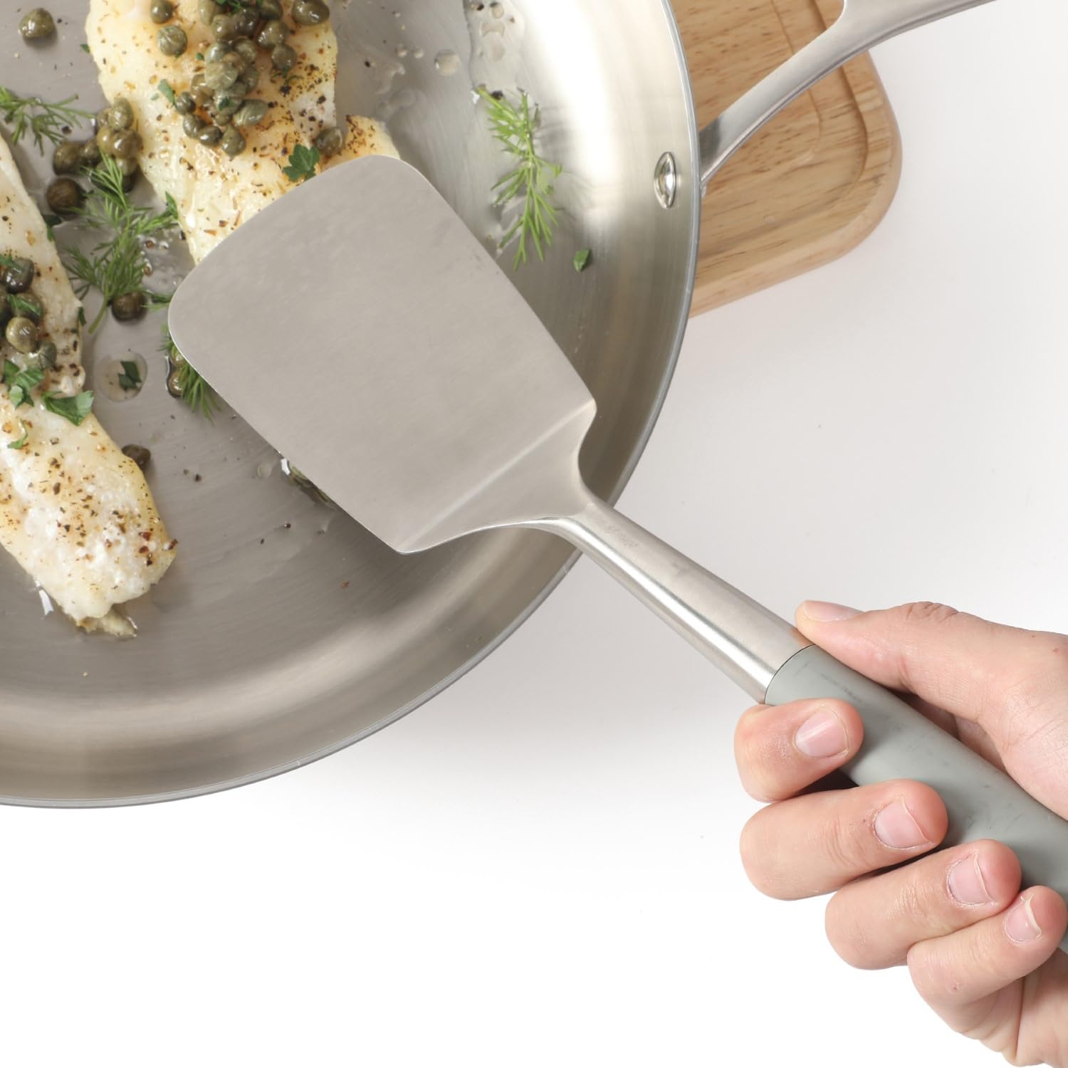 Calphalon Edge non-slip handle ensures a comfortable, confident grip