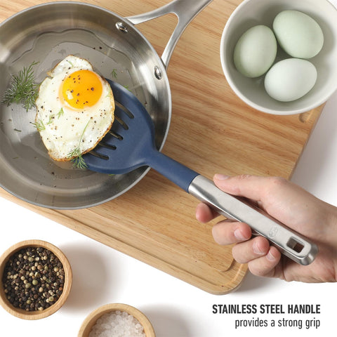 Calphalon Prime handles thick chowders with sturdy support