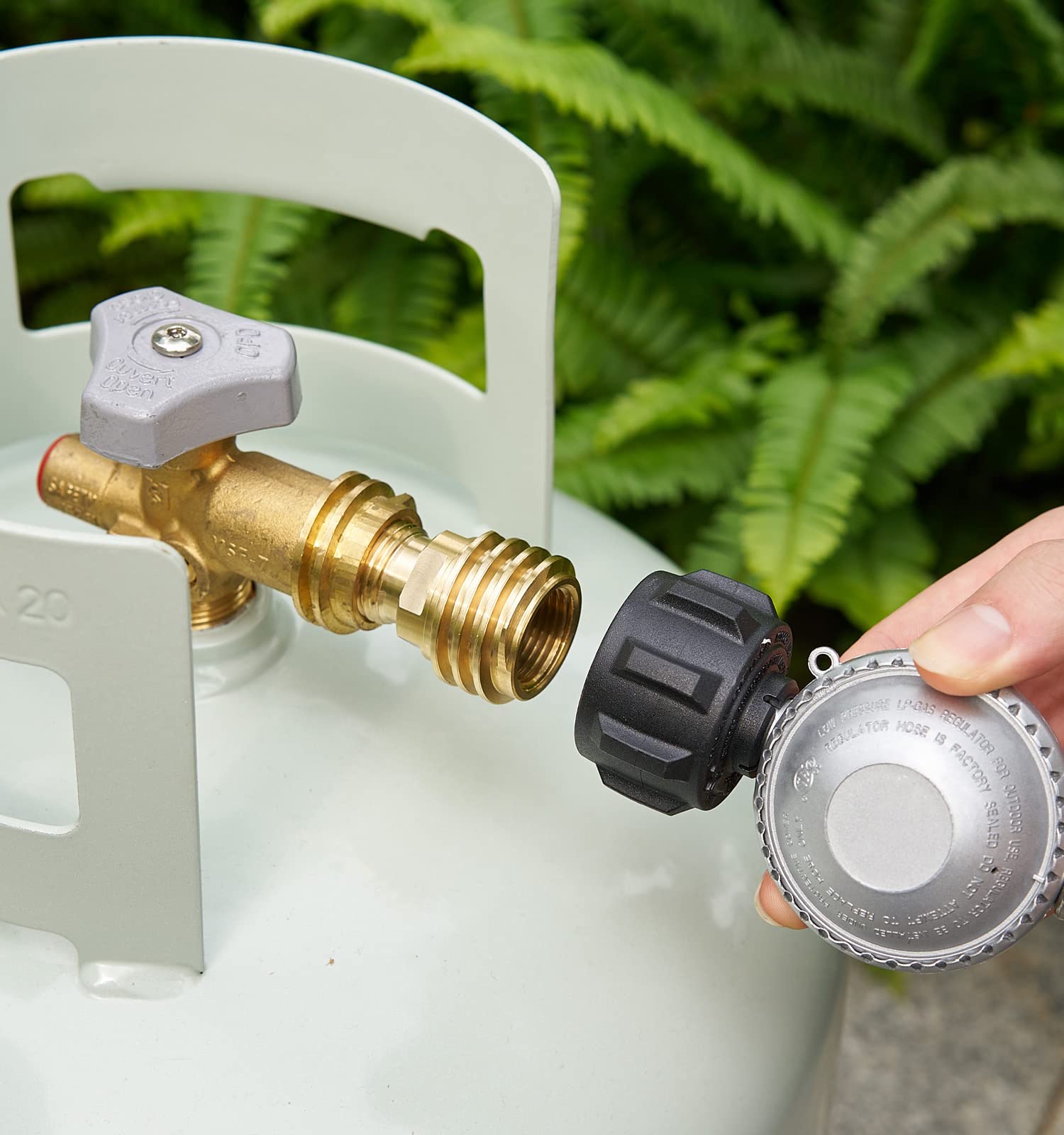 CALPOSE POL to QCC1 adapter, in-use with grill, easy quick-connect for reliable flow