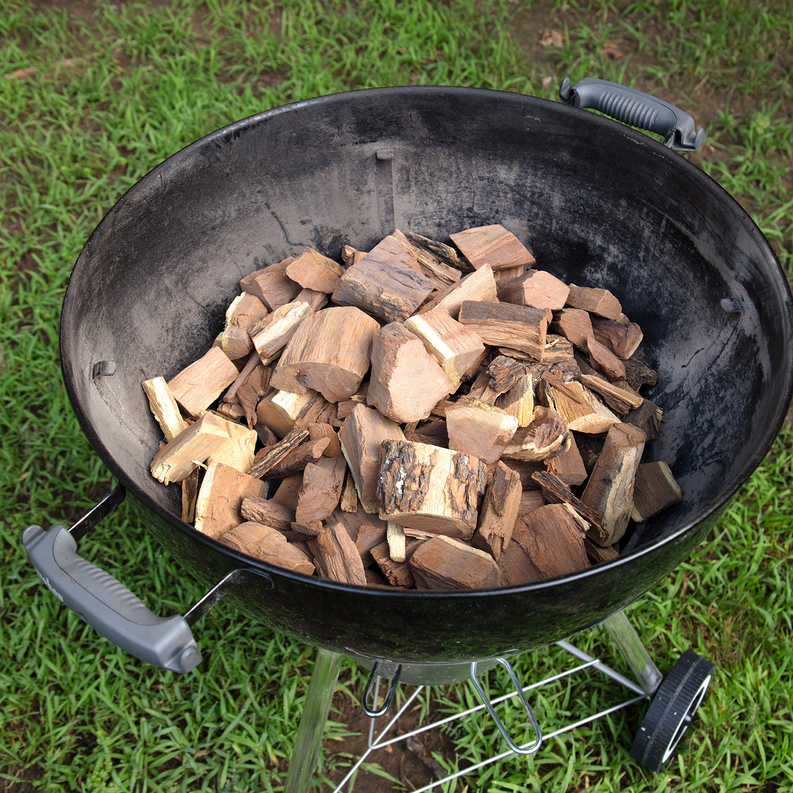 Packaging and weight cues for Camerons Cherry Wood Chunks show value.