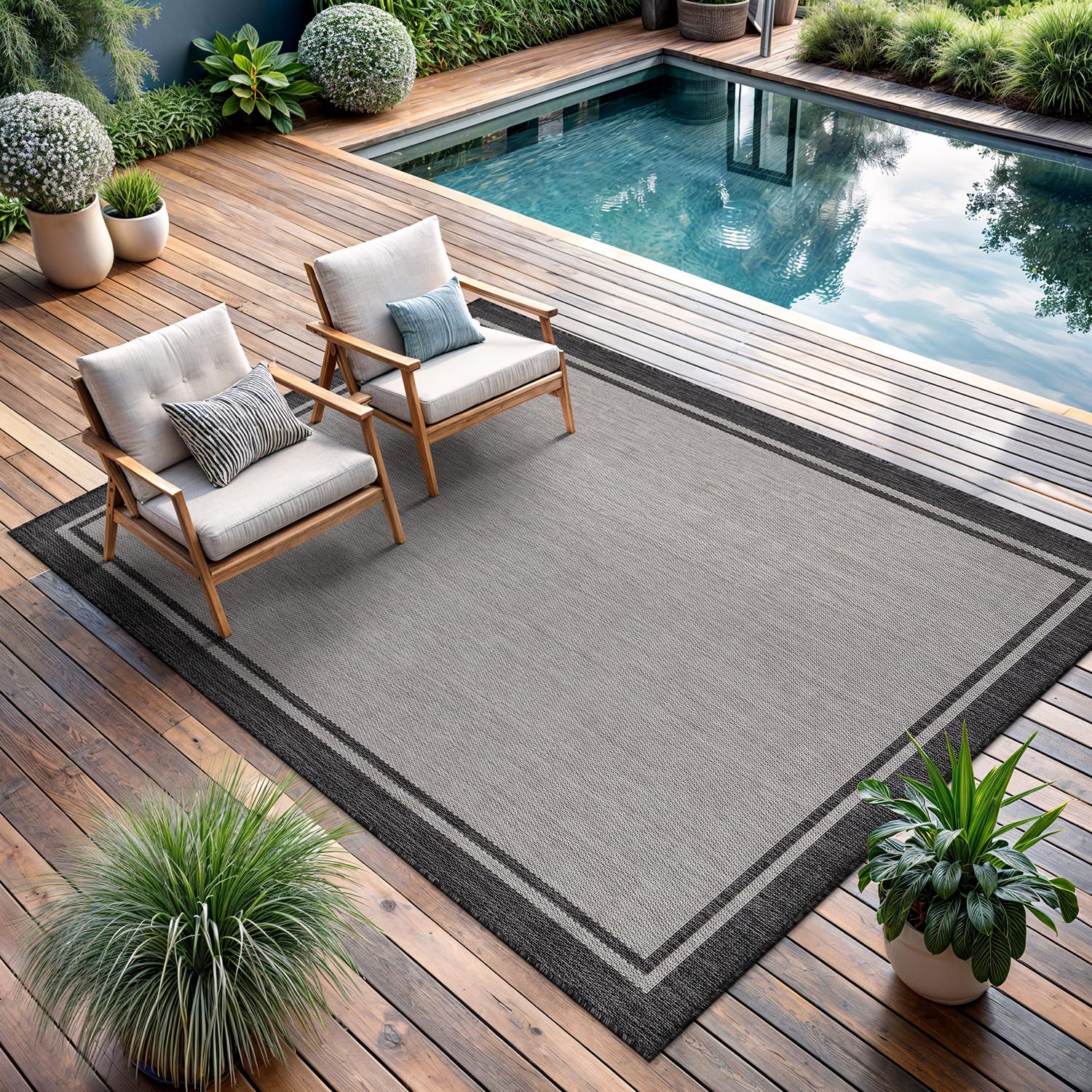 CAMILSON UV protected rug maintains color under sun exposure