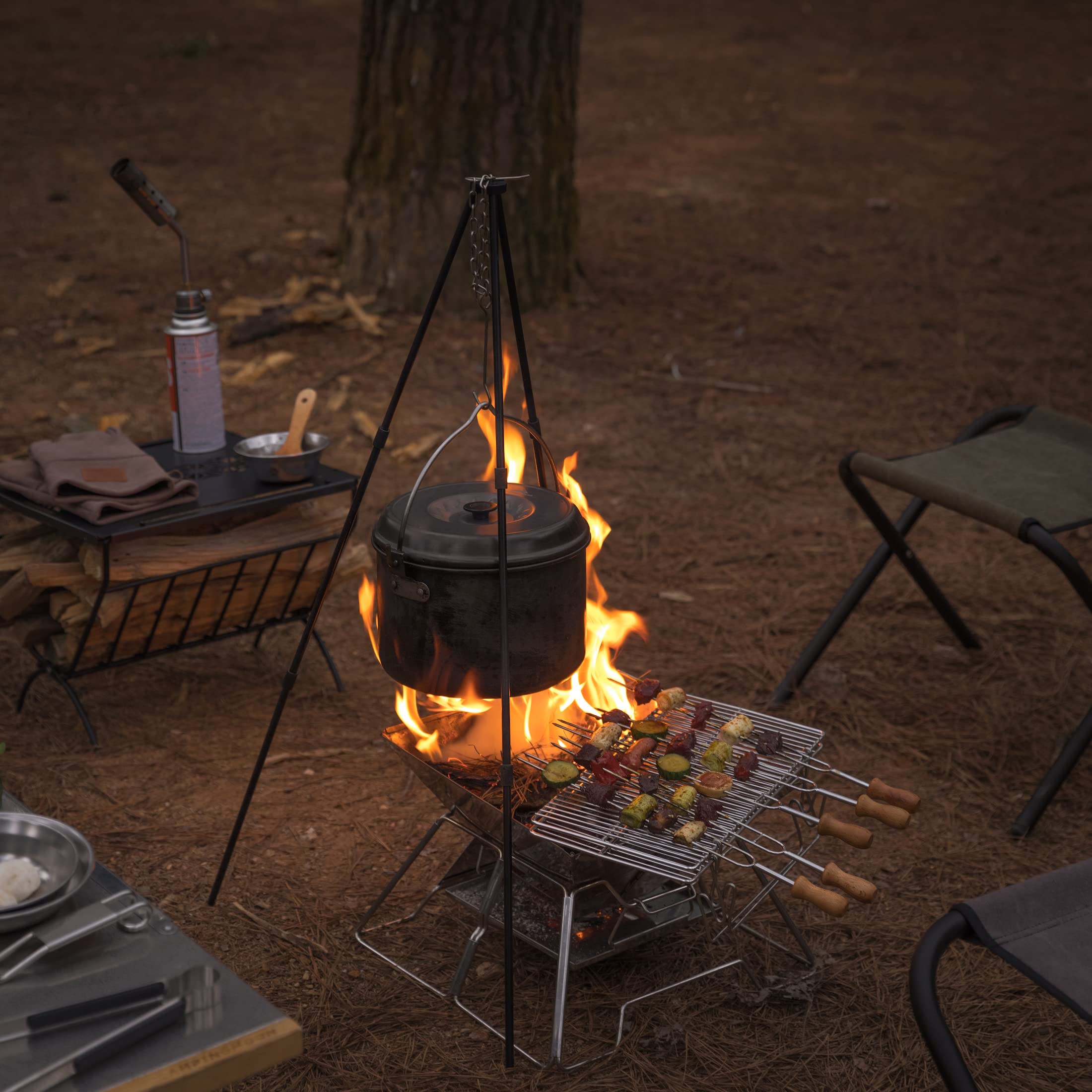 Camping Moon MT-2 ash catcher plate simplifies cleanup after cooking.