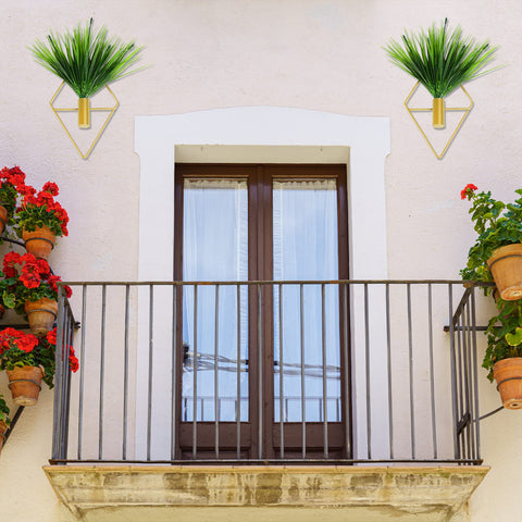 Canlierr wall planter in bedroom decor creates a tranquil ambiance