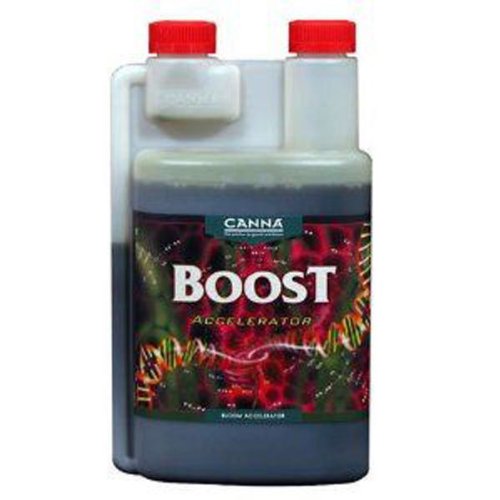CANNA Boost Accelerator bottle highlighting flowering stimulation for bigger, fuller blooms and improved quality.