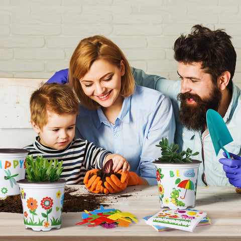 Capoda package contents include pots, labels, charts, and stickers for complete DIY kits.