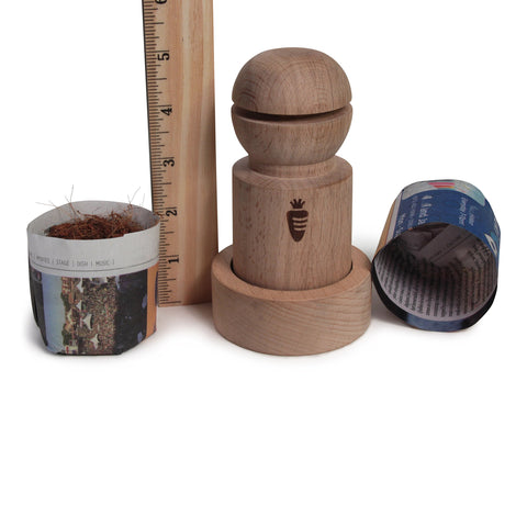 Carrot Design reusable DIY seed starter kit for home gardens.