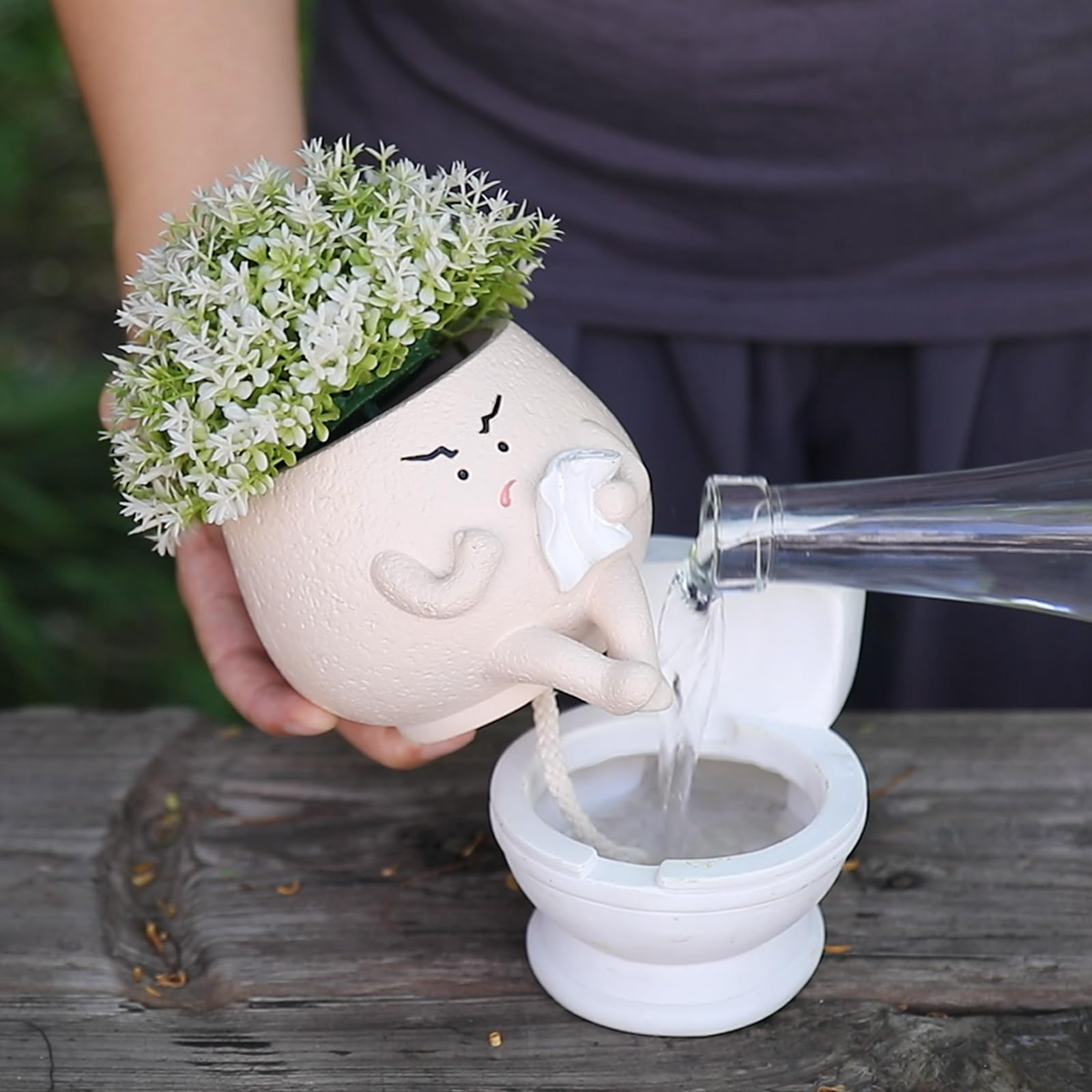 Casania planter with drainage hole supports healthy watering
