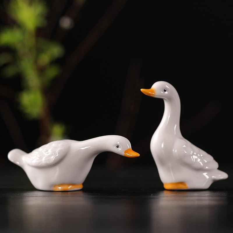CCUUHJ duck statues closeup glaze with smooth finish for refined charm