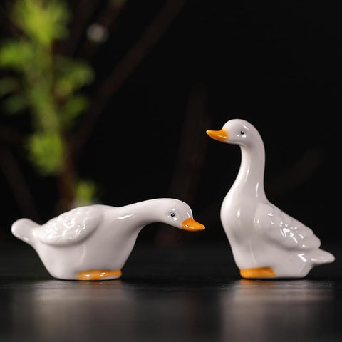 CCUUHJ duck statues closeup glaze with smooth finish for refined charm