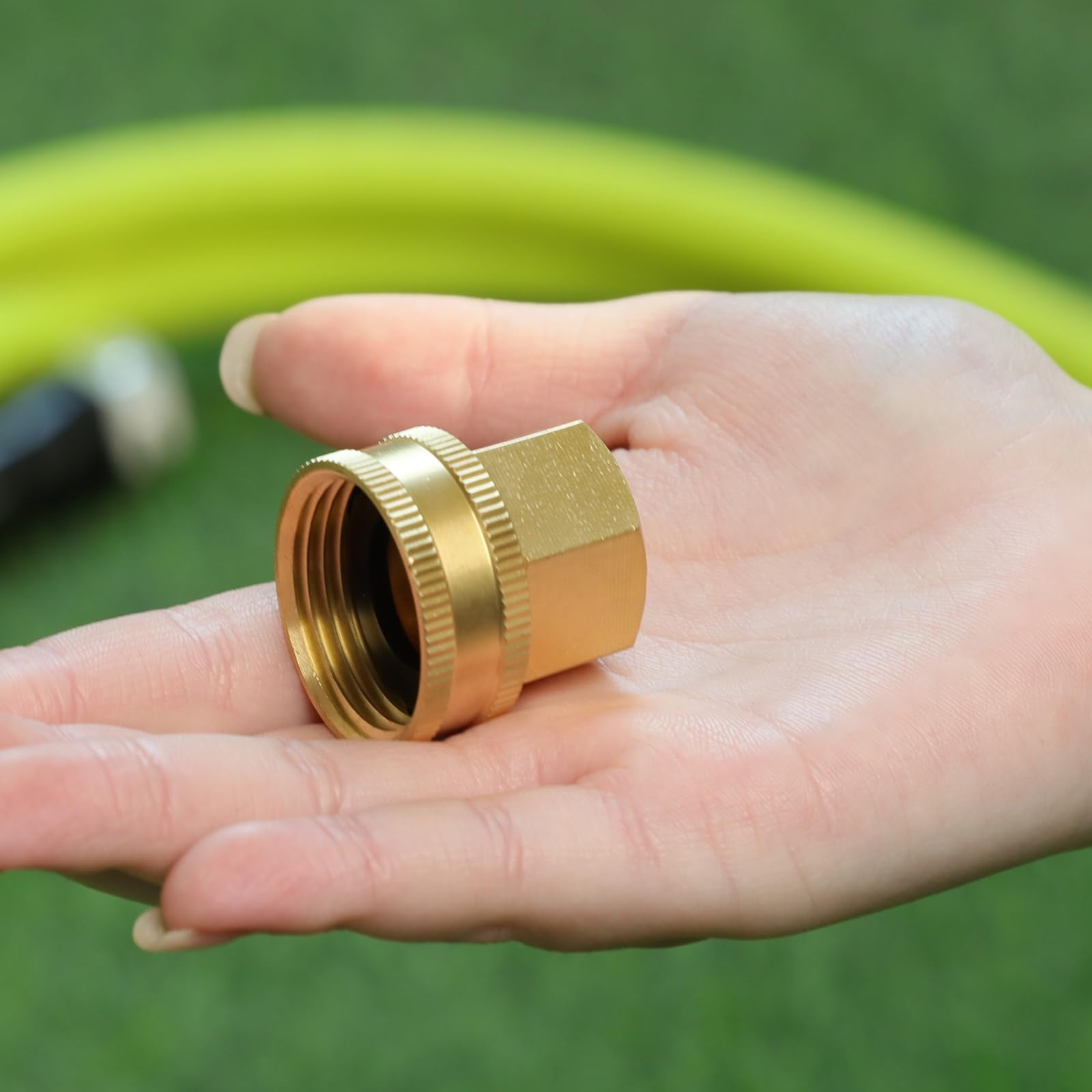 Ceaeso quick swivel design reduces hose twists for smoother watering sessions.